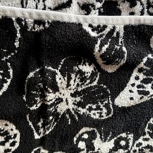 Betsey Johnson set of 2 Terry cloth bath towels, reversible butterfly print